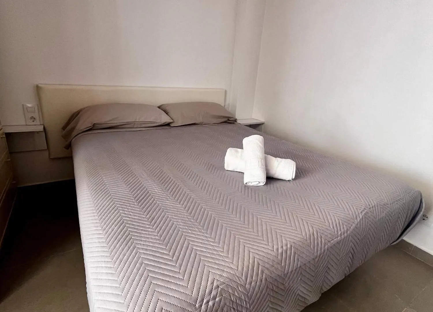 Estudio Trafalgar Tarifa 0*,  Spain